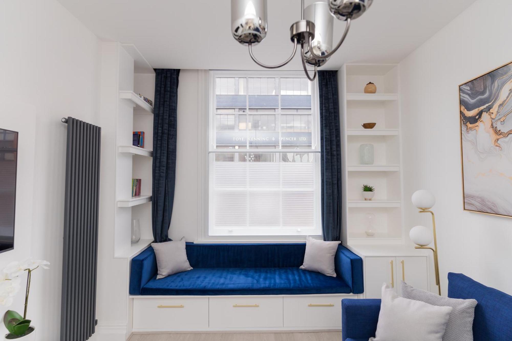 Luxurious 2 Bed House Free Parking - Sleeps 6 Apartment *