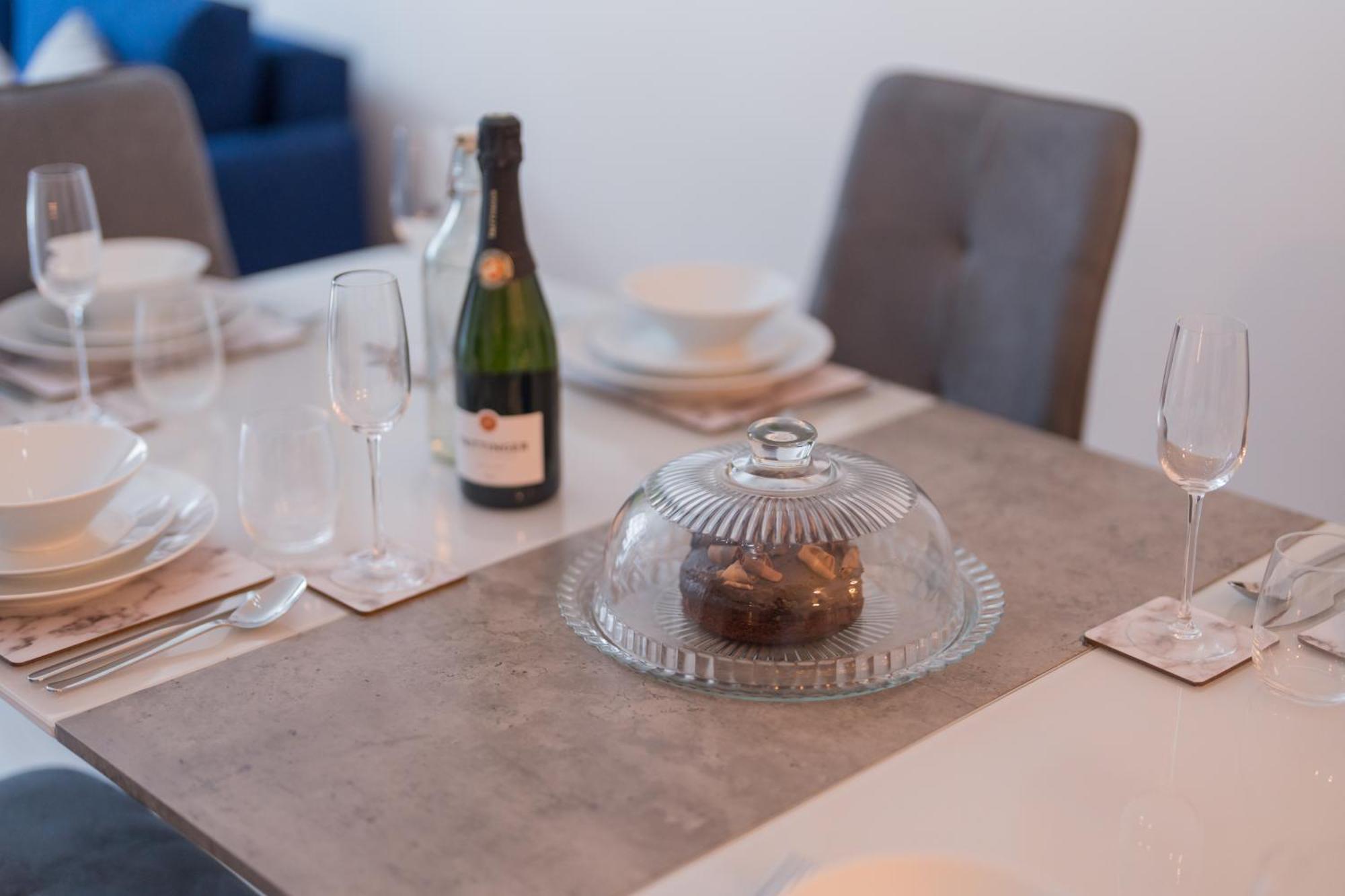 Apartment Luxurious 2 Bed House Free Parking - Sleeps 6 Birmingham